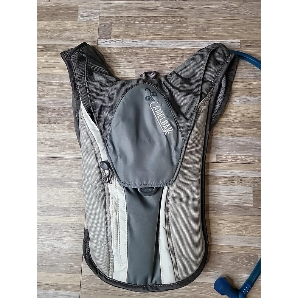 Camelbak HydroBak 1.5L 50oz Hydration Pack‎ Gray Water Reservoir Pack Backpack